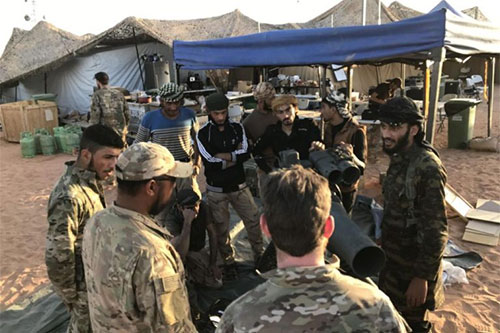 terroristas en una base militar de EEUU en Siria Instructores de EEUU adiestran a terroristas para el uso de armas químicas